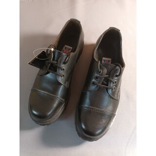 Schuhe Invader 3Loch Schwarz EU40 UK6 US7 Statt 65&euro; nur